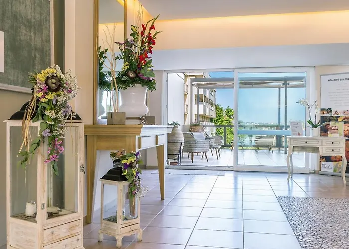 Ariti Grand كانوني