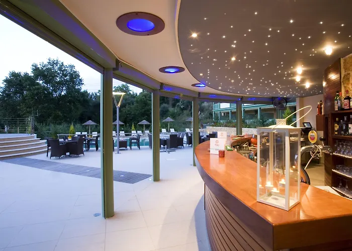 فندق Ariti Grand