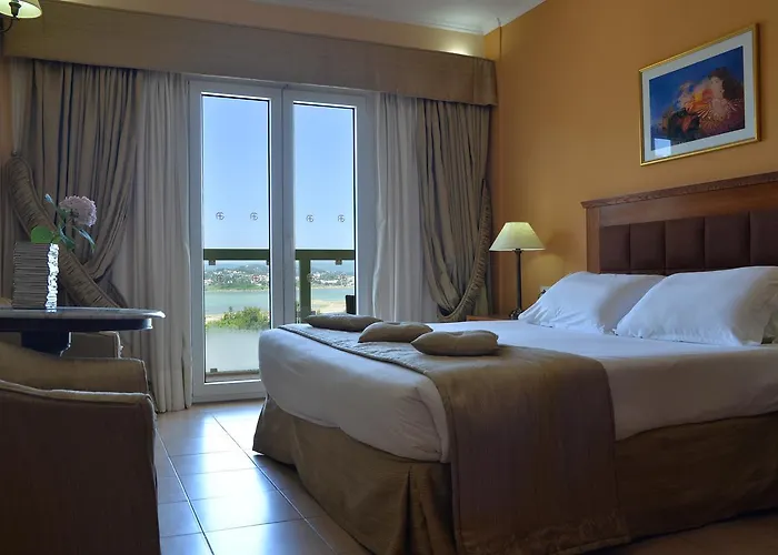 Ariti Grand فندق 4*