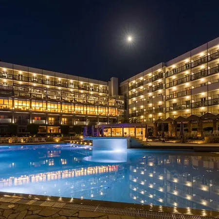 Hotel Ariti Grand 4*