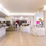 Hotell Ariti Grand