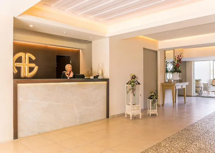 Hotell Ariti Grand