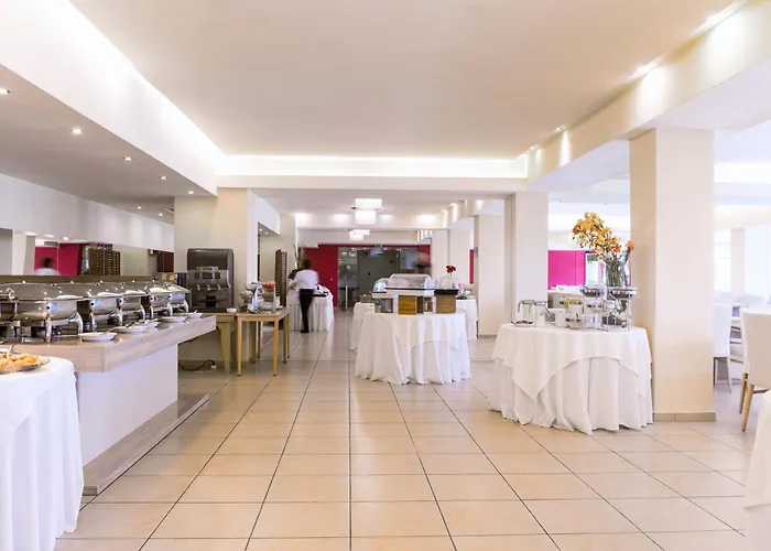 Hotell Ariti Grand