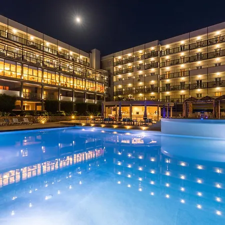 Hotel Ariti Grand 4*